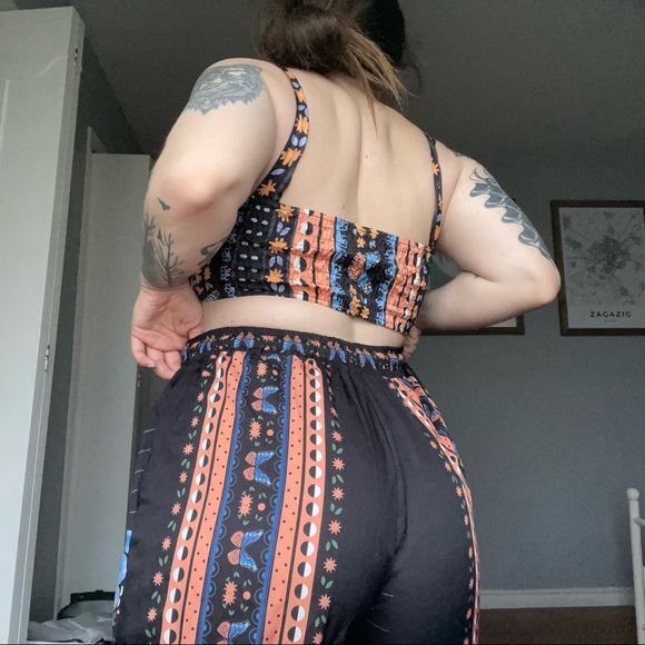 Butterfly co-ord two-piece outfit - Picture 2 of 5